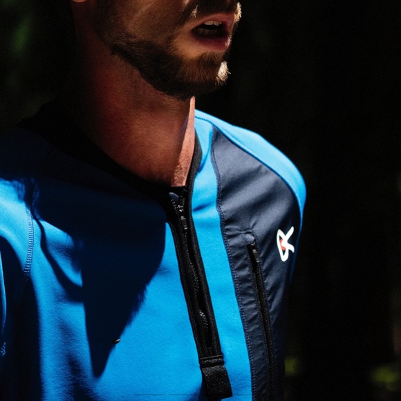 Great, layering 1/4 Zip w/ thumb slots w/ bonded stretchy fabric, thermal warmup - Picture 2 of 10